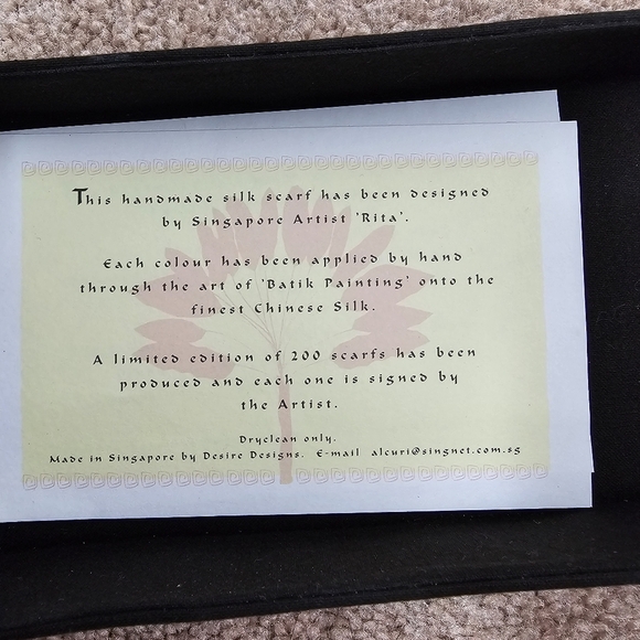 Singapore on Silk floral square scarf - Picture 6 of 7